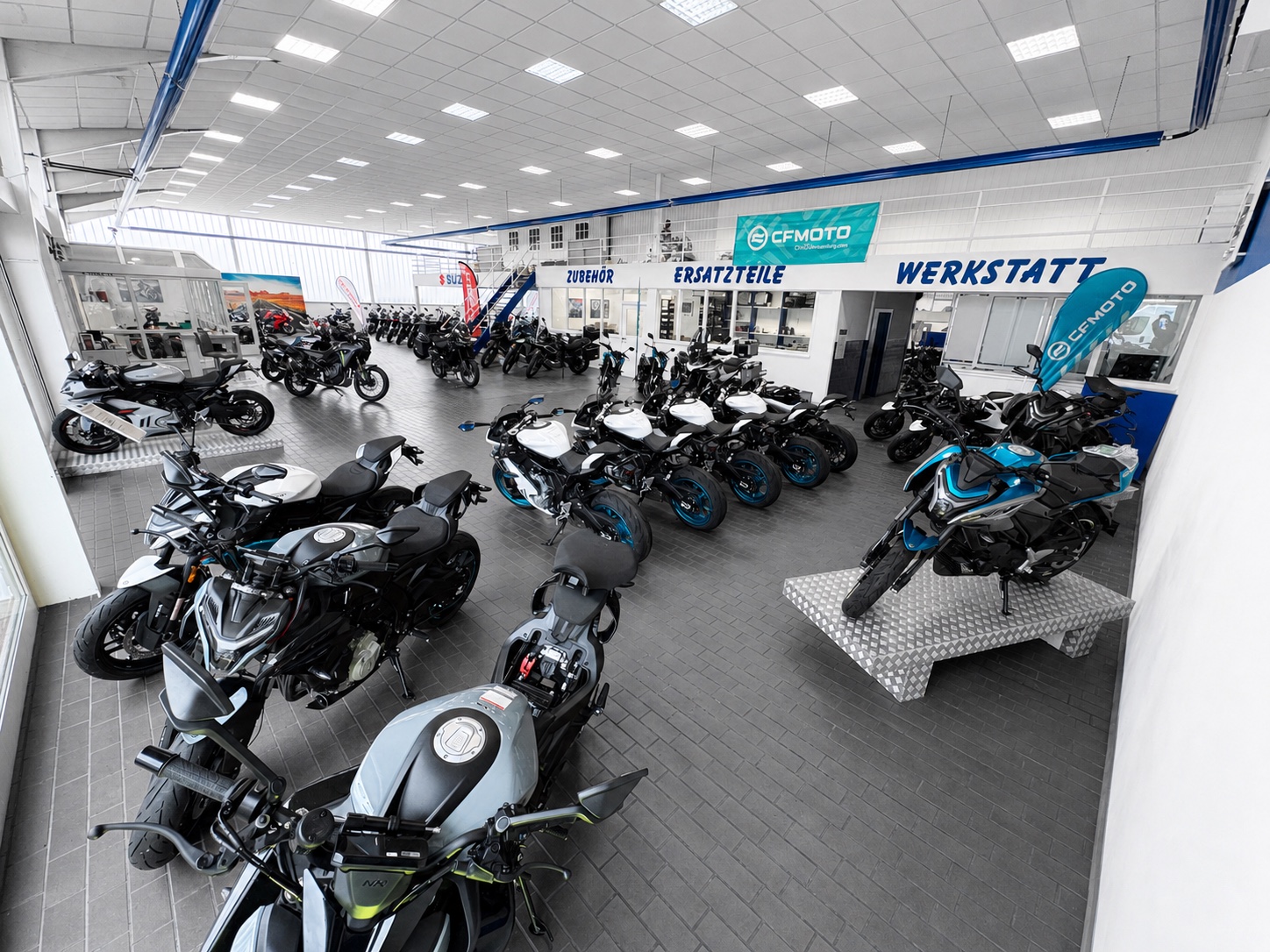 Motorräder im Showroom von Gustav Ey